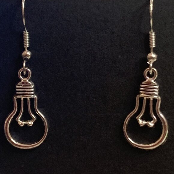 Light Bulb Earring, School Earring, Educator Earring, Gift Idea, Teacher Earring - Picture 3 of 7